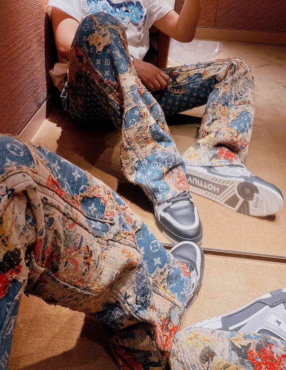 Louis Vuitton Joggers & Sweatpants (1AAU53)